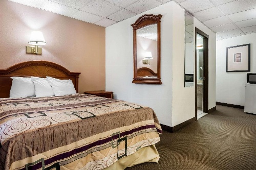 Quality Inn & Suites Binghamton Vestal image 1